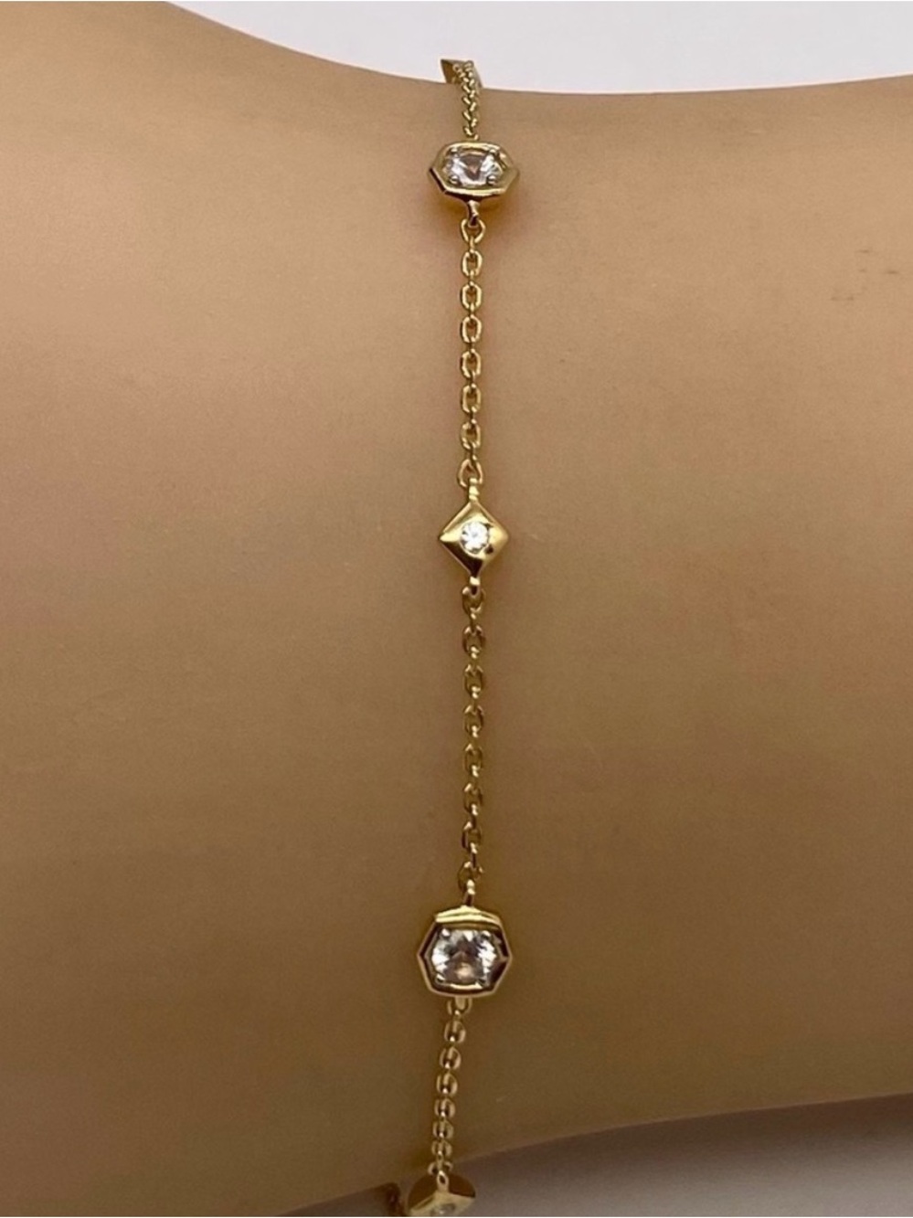 NWOT! Kendra Scott Gold Davie Trio white sapphire Delicate Bracelet - Picture 4 of 7